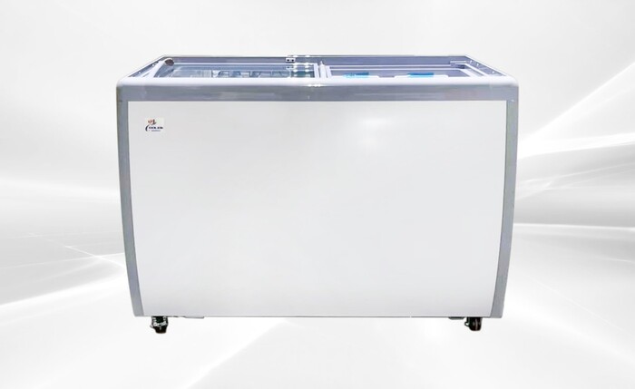 49 Inch Ice Cream Glass Freezer Dipping Cabinet Rental for rent in Paulding, OH