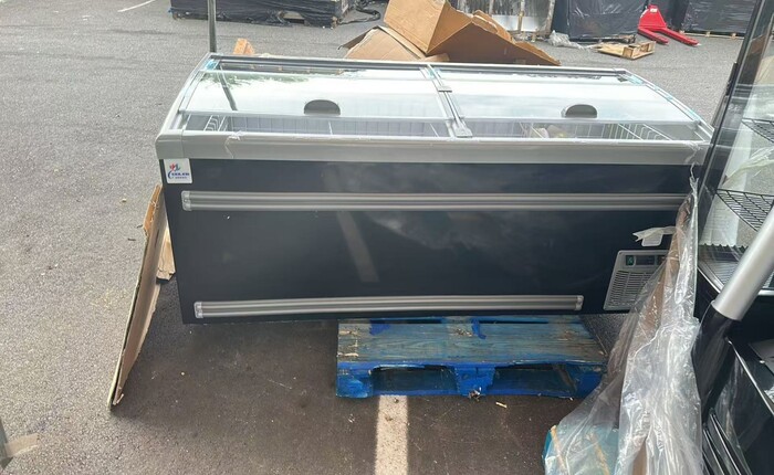 83 ins Frozen Meat Food Display Freezer Rental for rent in Conesville, OH