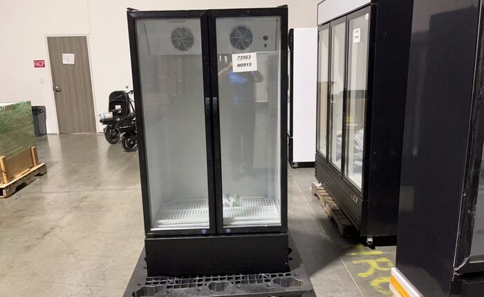 39 ins Merchandising door cooler Rental for rent in Edgewater, FL