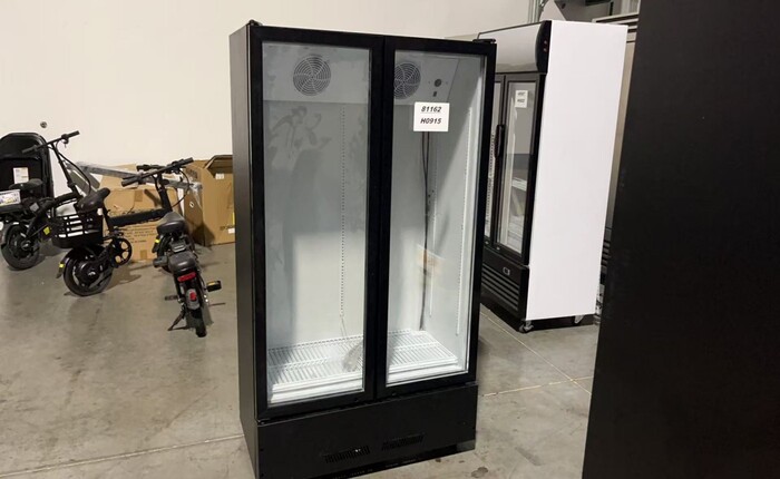 39 ins Merchandising door cooler Rental for rent in Yantis, TX