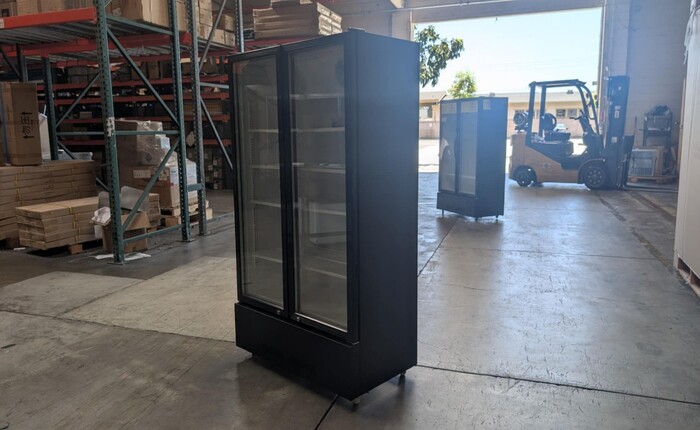 39 ins Merchandising door cooler Rental for rent in Howard, OH
